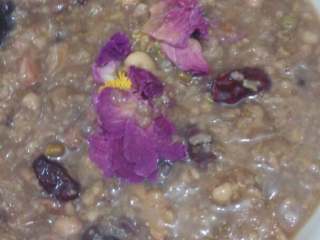 12、#传统苏式腊八粥#·#牡丹式腊八粥#(5/元~2017),出锅装汤豌,即成,0k。