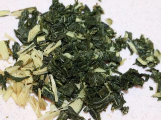 6、菜干咸瘦肉粥,菜干泡好后沥干水，切小段，