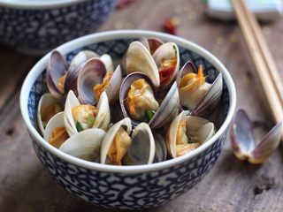 13、酒蒸文蛤,成品图。