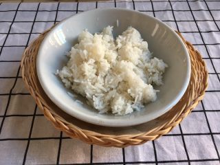 3、荔湾艇仔粥,冷饭一人份