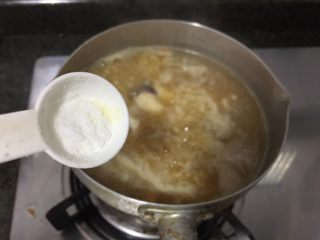 8、荔湾艇仔粥,加少许盐调味