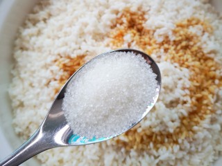 12、大肉粽,加入少许白糖