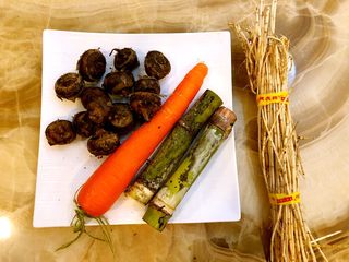 1、竹蔗茅根水,主要食材。