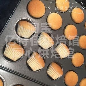 12、baby小蛋糕,出炉后轻震一下热气,然后我会动一下帮助透气防凉