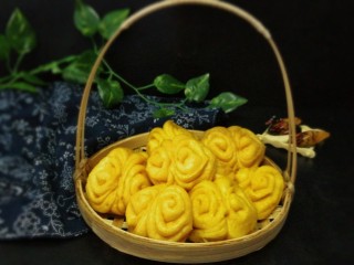 13、南瓜花卷,成品图