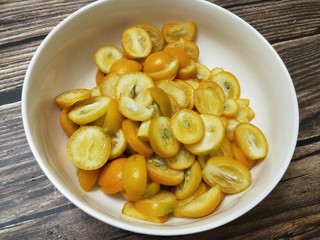 7、金桔酱,全部切好，不要去核