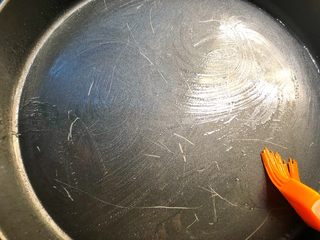 14、马蹄糕,模具用刷子刷上一层油