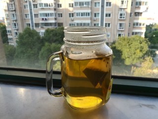 4、海岩奶绿,茶包泡茶，如果喜欢甜可以在茶里也放点糖