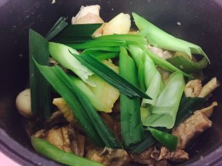 13、家庭版大盘鸡,半小时后加入大蒜