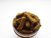 12、自制咖喱牛肉干,放入微波炉内，高火2分钟加热2次，高火1分钟加热2次，每次要把盘子取出翻动牛肉后再放入微波炉，晾凉即可食用。