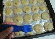 10、私人订制----核桃酥,在表面刷一层鸡蛋液；