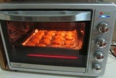 12、私人订制----核桃酥,中下层，烘烤12分钟，烤到表面金黄色即可。