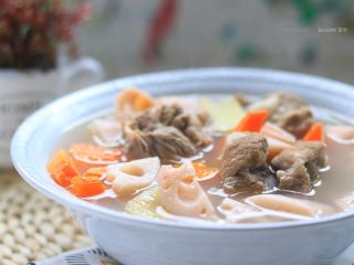 14、莲藕排骨汤,成品