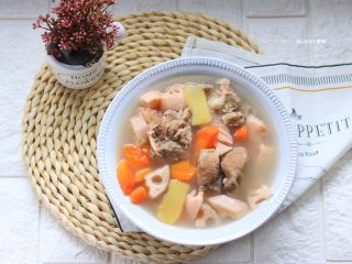 15、莲藕排骨汤,成品