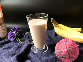 8、#懒人料理#香蕉奶昔,香甜又好喝