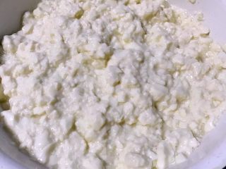 2、虾仁蛋黄豆花羹,内酯豆腐处理成碎豆花