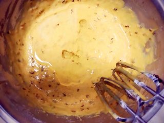 9、枣泥蛋糕,加入50g的油