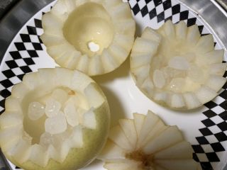 12、冰糖雪梨,放冰糖