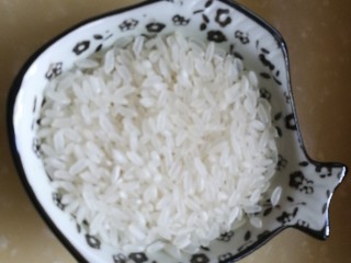 5、夏季养心,小麦大枣百合粥,东北米,滋阴健脾,湿气大脾胃不好的可以炒一下