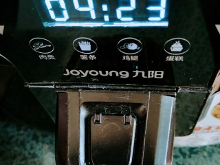 3、蛋白溶豆,4.空气炸锅90度预热，也可以用烤箱，做的少的我会用烤箱