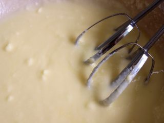 19、最好吃的基本巧克力蛋糕,搅拌均匀