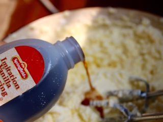 21、最好吃的基本巧克力蛋糕,加上1大勺香草精