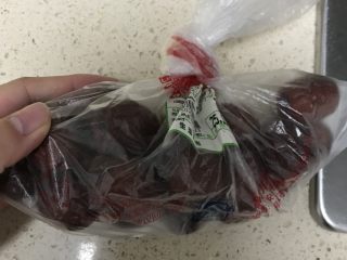 5、养颜清肺羹,大红枣切片，去核