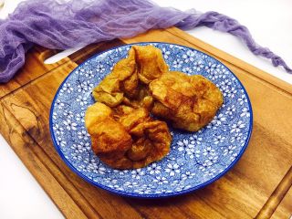 1、#绿色美食# 下饭神菜  面筋丝瓜煲,主要食材：油面筋