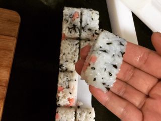 4、DIY家庭寿司刺身拼盘,成型