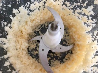 7、珍珠丸子,放入料理机打成藕茸