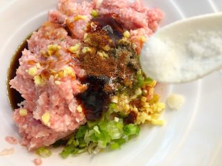 17、珍珠丸子,放入1g盐