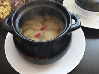 11、冰糖梨水,上桌可以享用，但不要太烫时吃哦