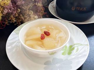 13、冰糖梨水,不但可以有药效，还是不错的甜饮 