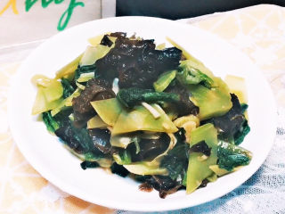 11、【cathy边吃边营养】青笋炒木耳,简单快手，健康营养