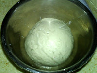 3、山药馒头—冷藏发酵,放入盆中盖上保鲜膜