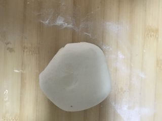 11、家庭版烙饼,重复上面几步，将面多折几层，最后像这样。