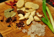 7、无骨酱肘子,同时，准备好卤料（材料3）