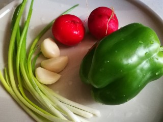 3、家宴菜谱~年年有鱼之皮蛋豆腐,配菜备齐