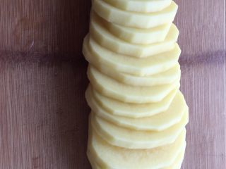 1、烤土豆,切片，本人爱吃厚的