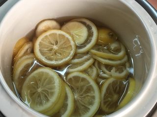 8、柠檬膏,3.5小时，冰糖完全融化。