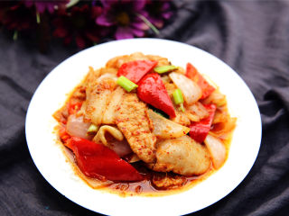 13、辣白菜生爆回锅肉,成品欣赏。