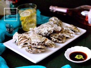 15、辣根海蛎子#人民的美食#,成品二再配上一杯新鲜蜂蜜柠檬水、爽歪歪哟……