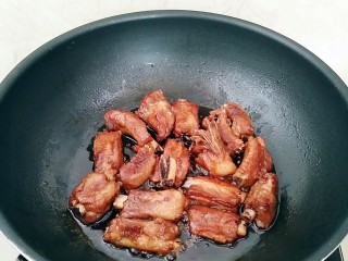 15、家庭版:高升排骨,排骨熟透,保留一些汤汁。