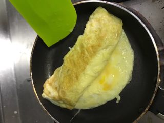 7、厚蛋烧,一直滚完所有的蛋