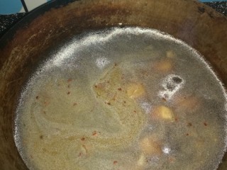 5、家庭版红烧肉,大火滚开，小伙焖40分钟，加辅料，收汁