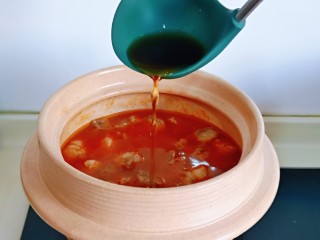 8、冬日暖心菜 罗宋浓汤,再加入料酒，白酒，啤酒都可以。