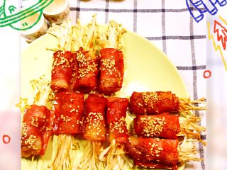 13、经光波烘焙的金针菇培根卷,好吃到突破你的想象哦。