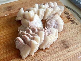 17、给回锅肉找个伴儿➕回锅豆腐回锅肉,切薄片