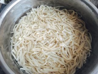 19、油泼辣子凉面,过凉水