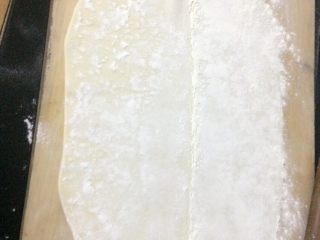 3、扯面,在揉好擀面，要多撒捕面，不然会粘，